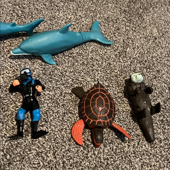 Assorted Marine & Sea Animal Toy Figurine Set - Picture 3 of 3